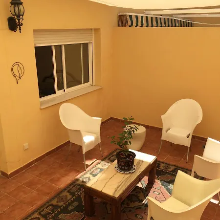 דירה Center *